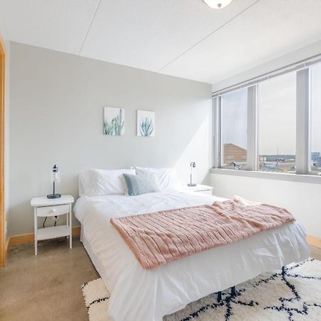 Modern 2 Bedroom Downtown Apt By Wells Fargo Arena 디모인 외부 사진