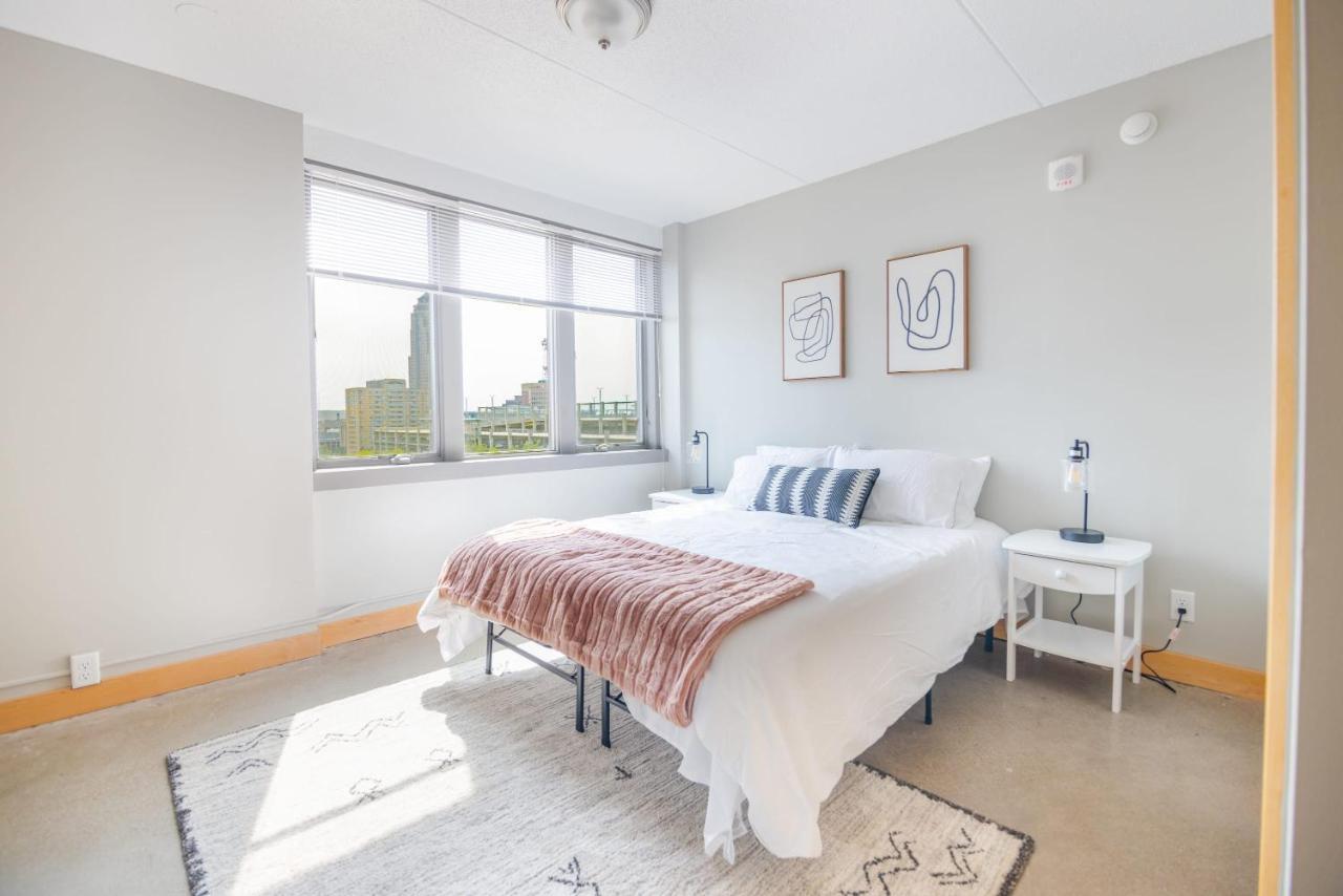 Modern 2 Bedroom Downtown Apt By Wells Fargo Arena 디모인 외부 사진